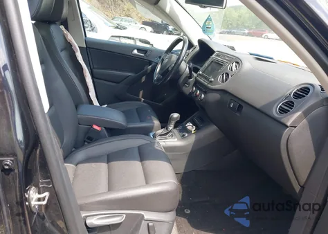 2017 Volkswagen Tiguan 2.0T Wolfsburg Edition z USA, uszkodzony, nr VIN WVGSV7AX3HK004814